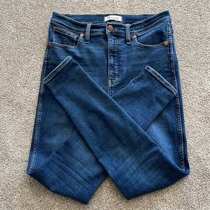 Like new 10” high rise skinny jeans. Size 29